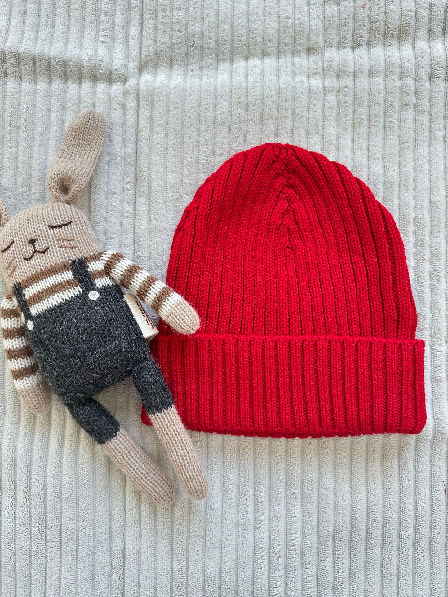 Mütze ,,Mika,, rubin red